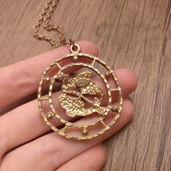 ❤️Celebrity new York zodiac horoscope pisces mystic fish necklace pendant - Picture 2 of 3